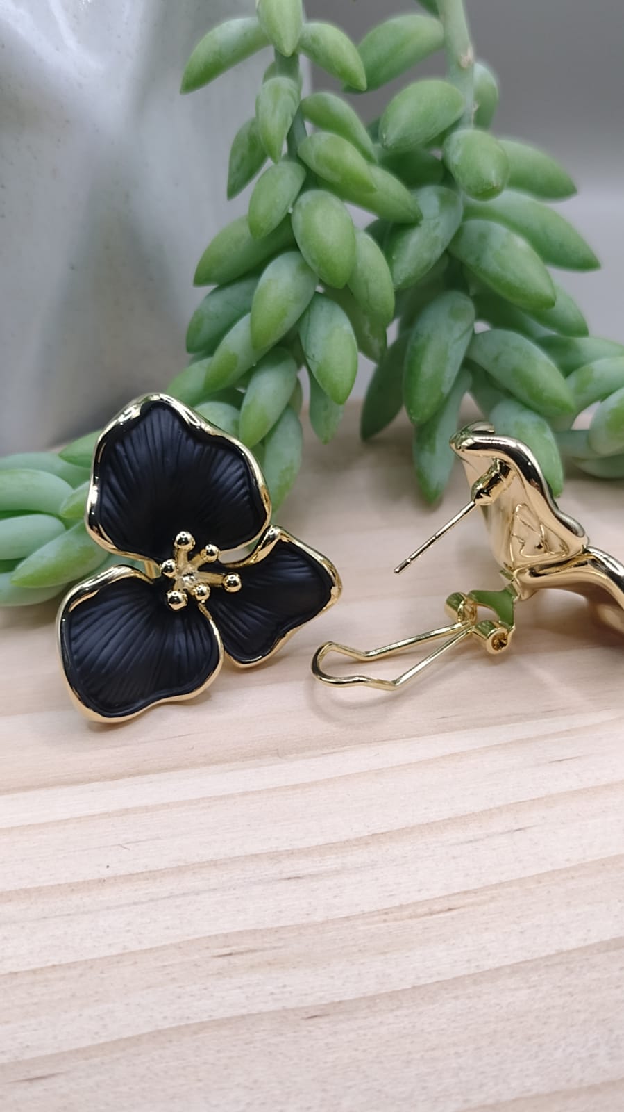 Arete orquídea negra