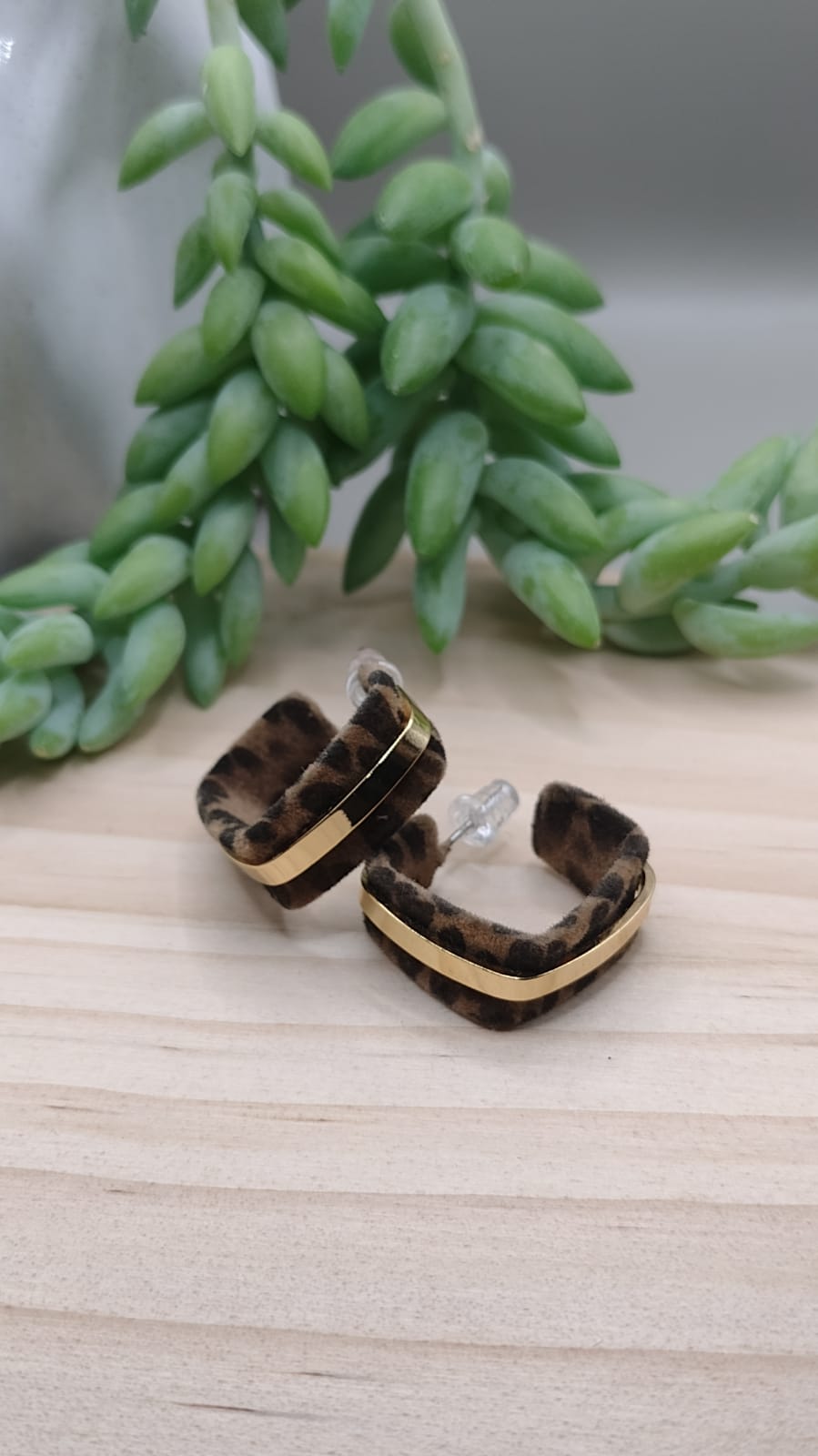 Arete animal print